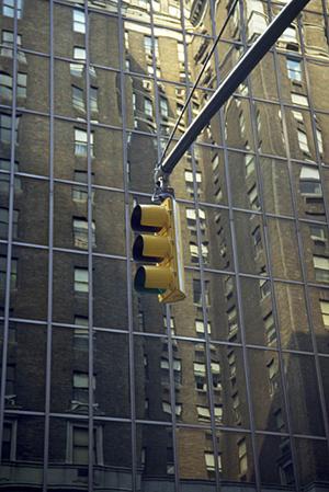 屋内に設置できる危険物倉庫の販売業者について