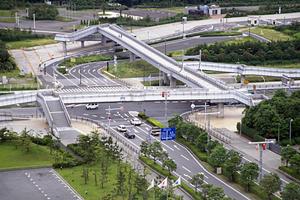 コワーキングスペースでオンライン会議